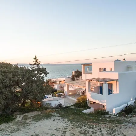Bougain-villa Orkos Naxos