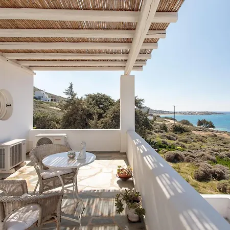 Bougain-villa Orkos Naxos
