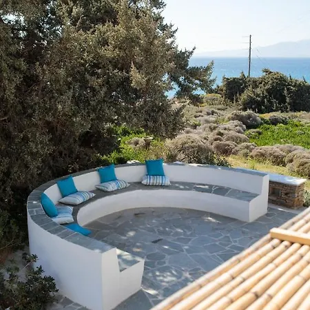 Bougain-villa Orkos Naxos *