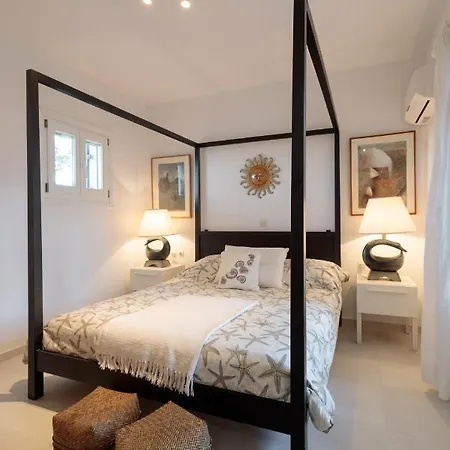Bougain-villa Orkos Naxos *
