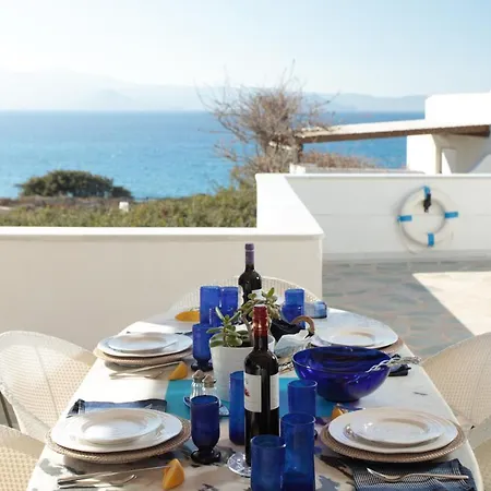 Bougain-villa Orkos Naxos